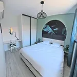 Villa Chrisaline, 5 ch, 10-15 pers, clim, piscine chauffée, équipements premium Apartamento