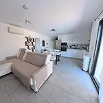 Apartamento Villa Chrisaline, 5 ch, 10-15 pers, clim, piscine chauffée, équipements premium Moliets-et-Maa