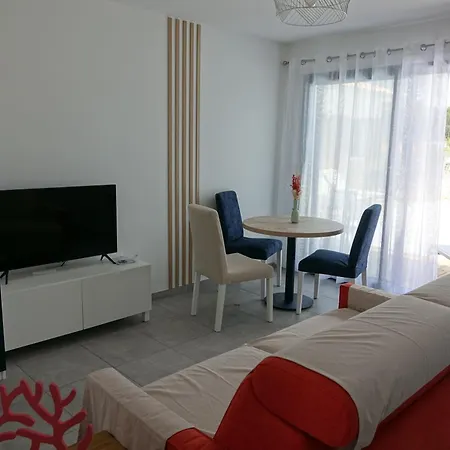 Chrisaline, Spacieuse, 5 Chambres, Piscine Chauffee Apartment *