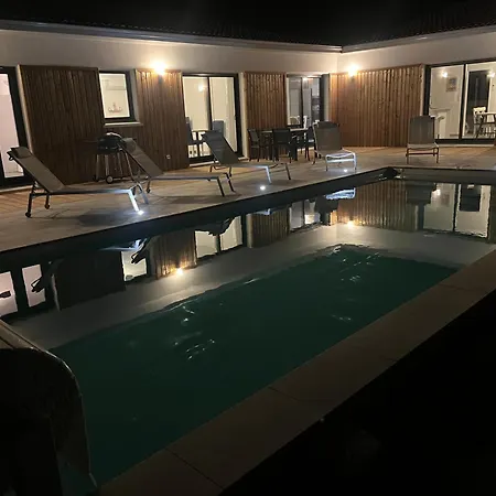 Apartment Chrisaline, Spacieuse, 5 Chambres, Piscine Chauffee *
