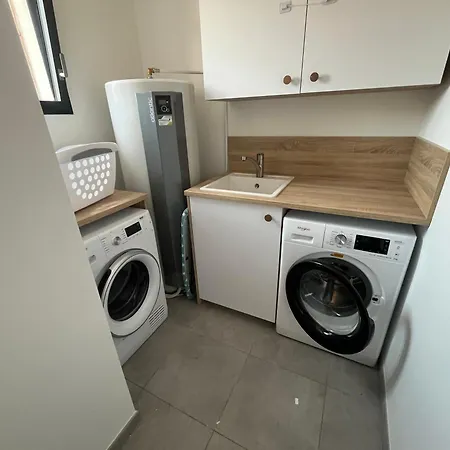 Chrisaline, Spacieuse, 5 Chambres, Piscine Chauffee Apartment *