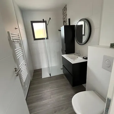 Chrisaline, Spacieuse, 5 Chambres, Piscine Chauffee Apartment *