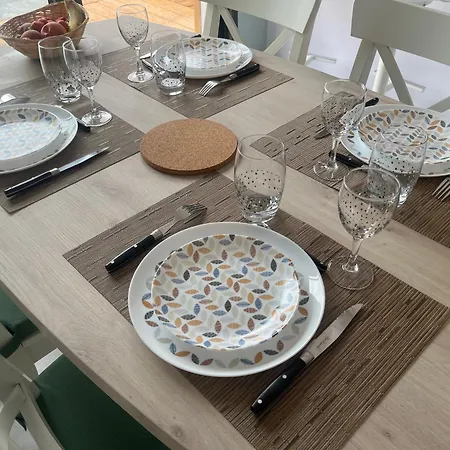 Chrisaline, Spacieuse Et Climatisee, 5 Chambres, Piscine Privee *