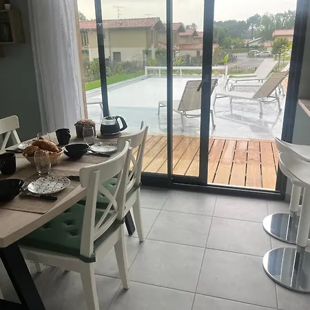 Apartment Chrisaline, Spacieuse Et Climatisee, 5 Chambres, Piscine Privee Moliets-et-Maa