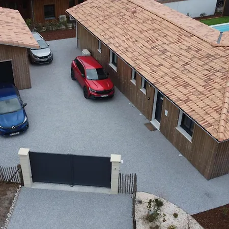 Chrisaline, Spacieuse, 5 Chambres, Piscine Chauffee *