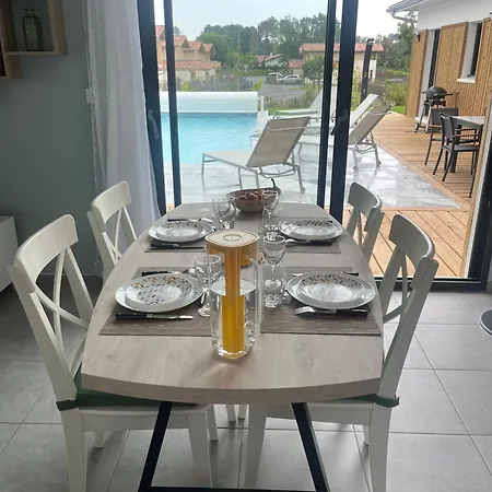 Chrisaline, Spacieuse, 5 Chambres, Piscine Chauffee Moliets-et-Maa