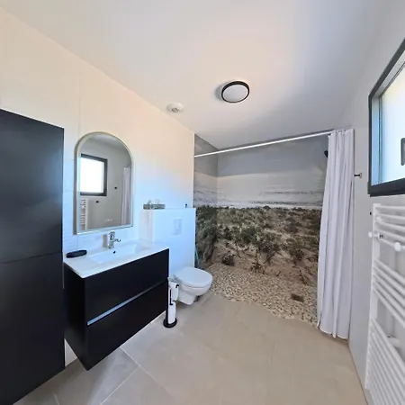 Apartment Chrisaline, Spacieuse Et Climatisee, 5 Chambres, Piscine Privee *
