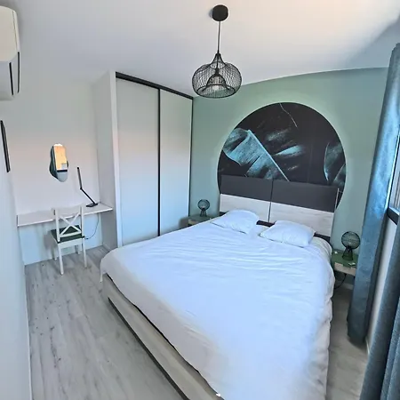 Chrisaline, Spacieuse Et Climatisee, 5 Chambres, Piscine Privee Apartment