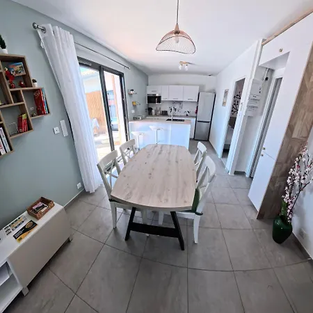 Chrisaline, Spacieuse Et Climatisee, 5 Chambres, Piscine Privee
